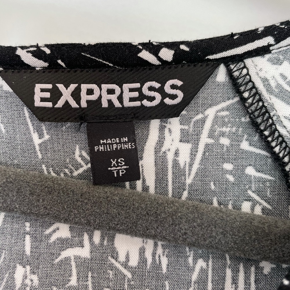 Express romper - Picture 3 of 3